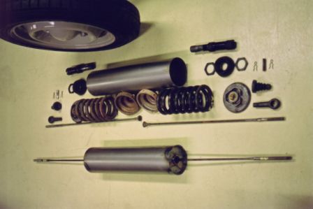 2CV_63_pot_de_suspension.jpg