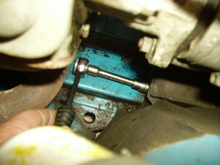 acces_vis_AR_jupe_sous_moteur_10.jpg