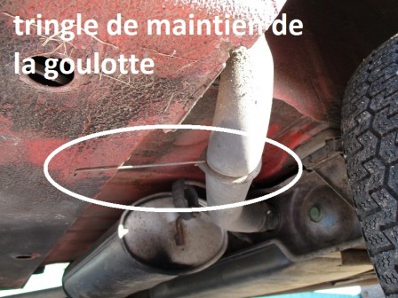 Positionnement_et_maintien_goulotte_de_reservoir__1_.JPG