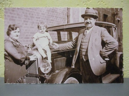 C4_1929_pere_et_grand-parents.JPG